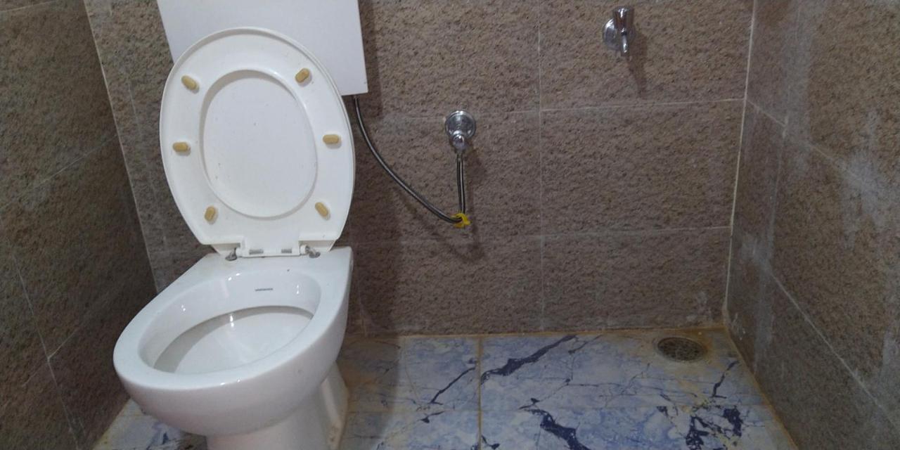 Hotel Devdoot Rádzsgír Kültér fotó