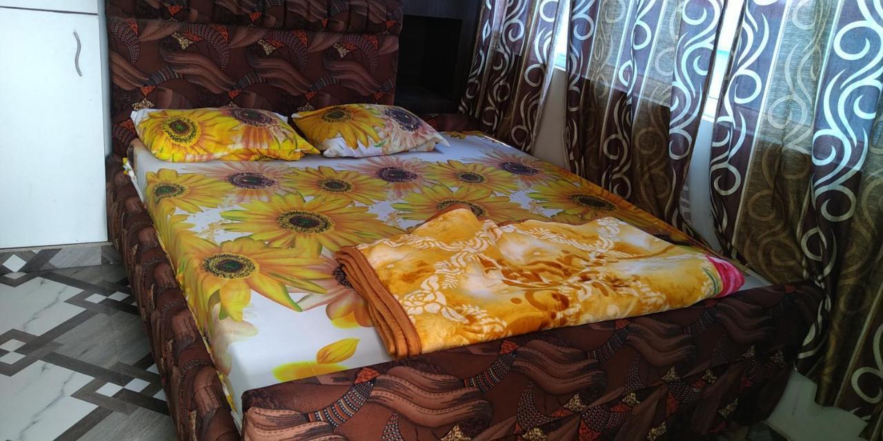 Hotel Devdoot Rádzsgír Kültér fotó