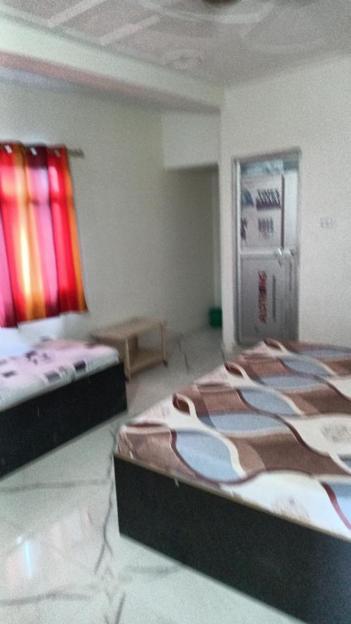 Hotel Devdoot Rádzsgír Kültér fotó